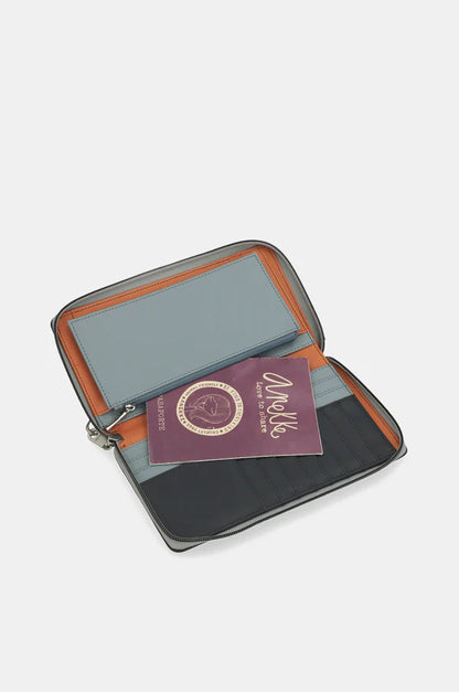 5837638