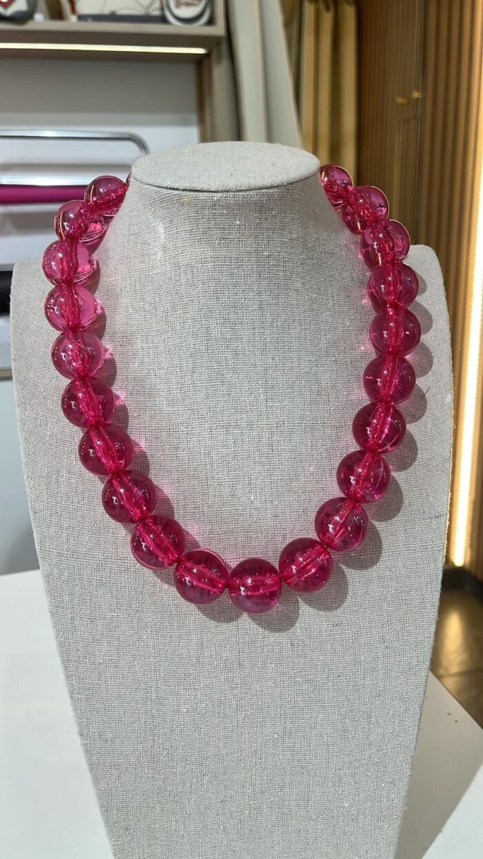 Collar bolas