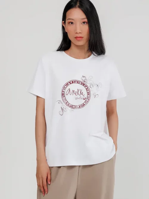 Camiseta de Anekke manga corta blanca y detalle plata